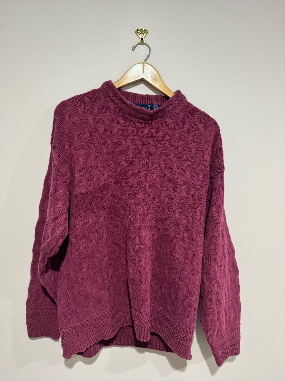 Vtg John Weitz burgandy cable sweater sz large 80's